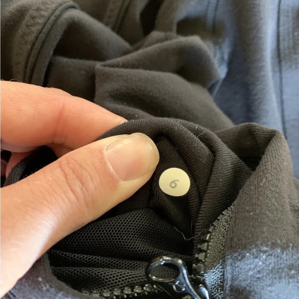 Lululemon Black Full Zip Jacket Women’s Size 6 athletic yoga running active - Picture 4 of 14
